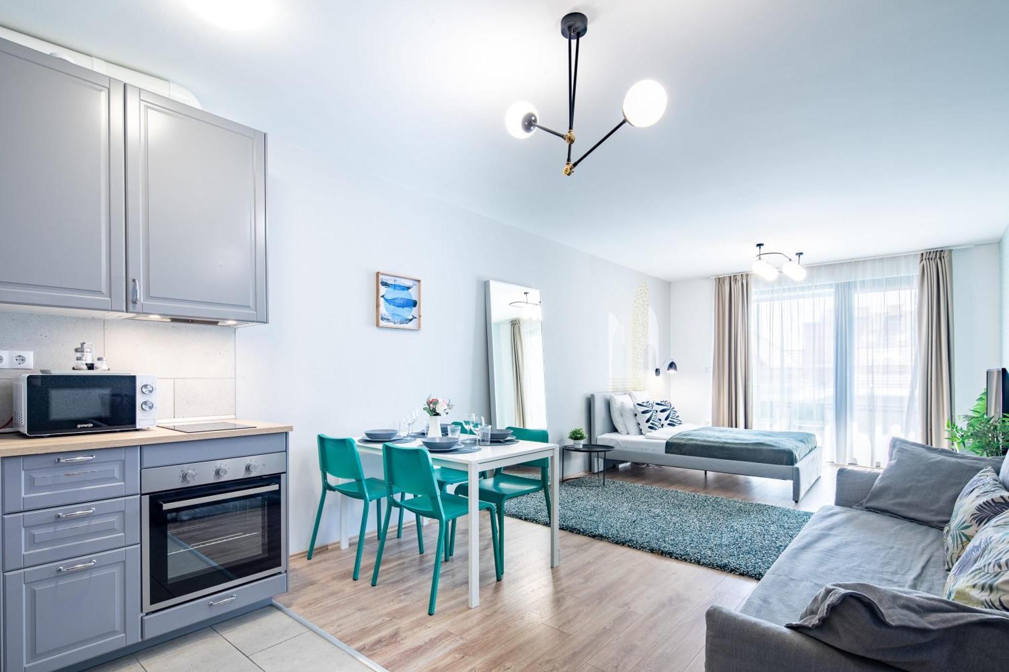 Very - Balcony - Free Parking Apartment
