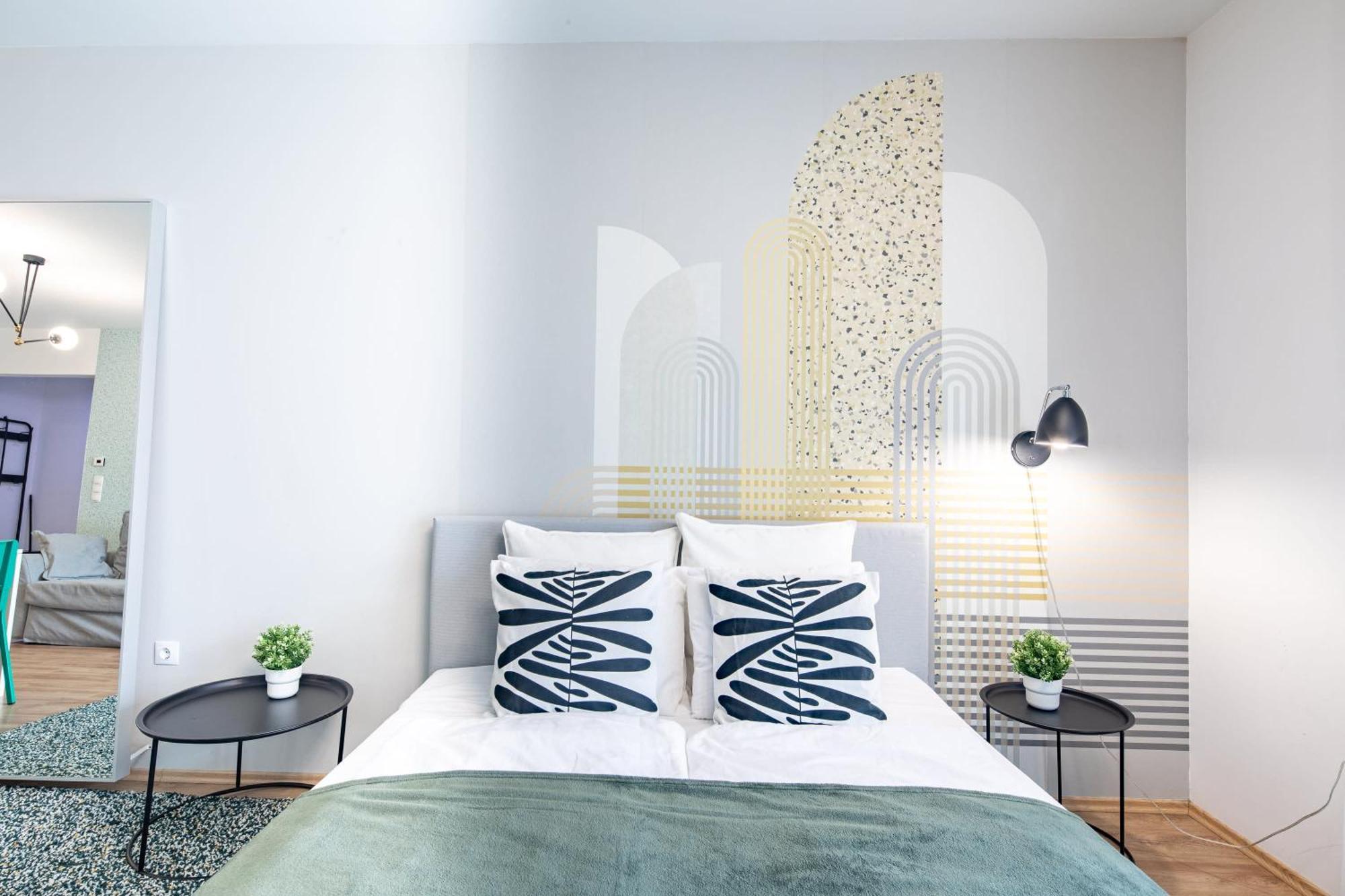 Very - Balcony - Free Parking Apartment