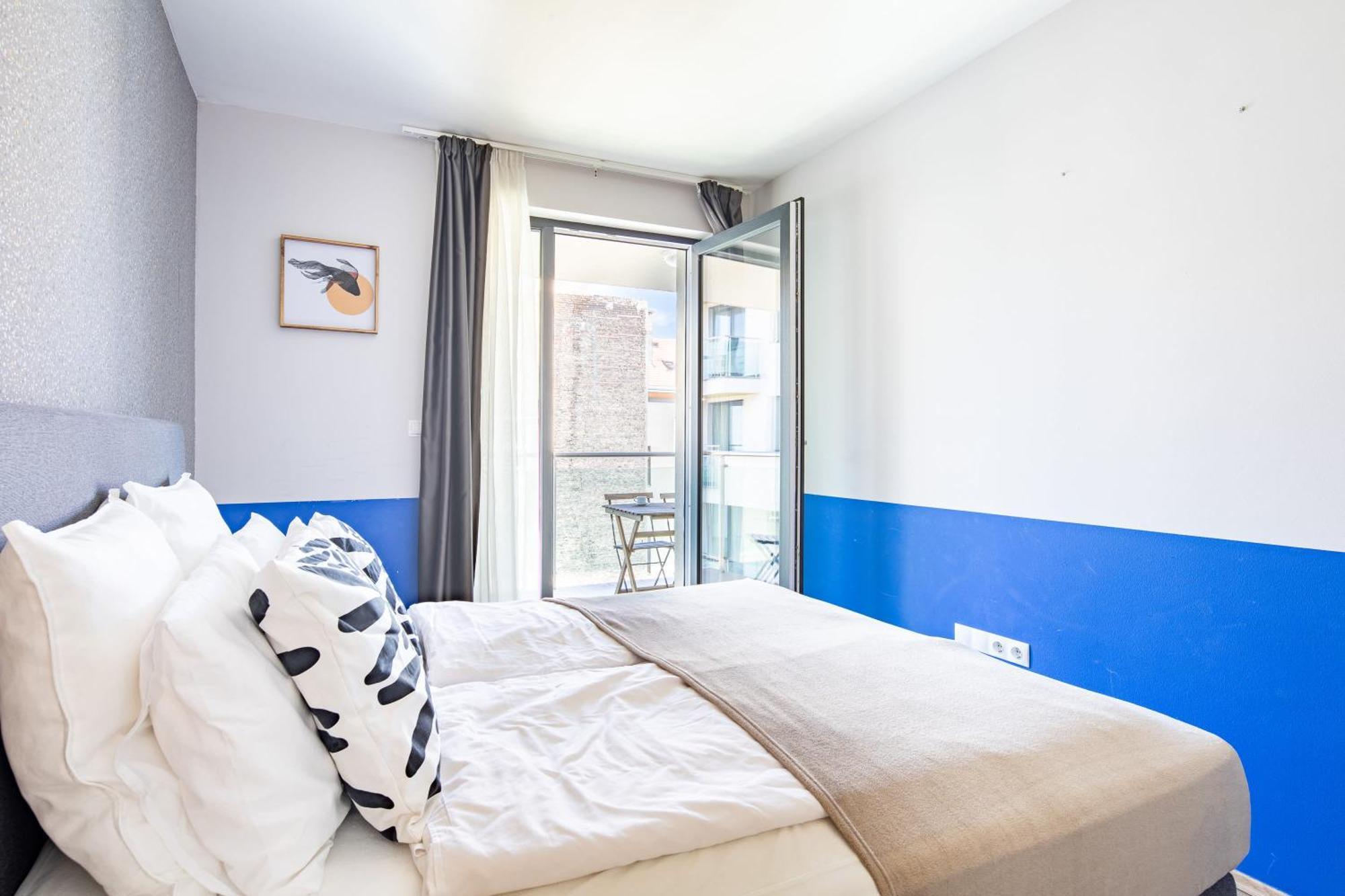 Very - Balcony - Free Parking Apartment