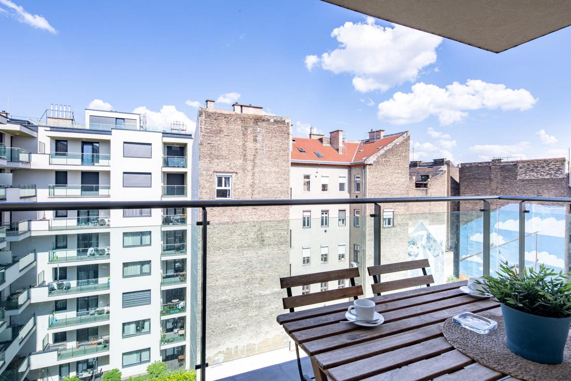 Apartment Very - Balcony - Free Parking Budapest